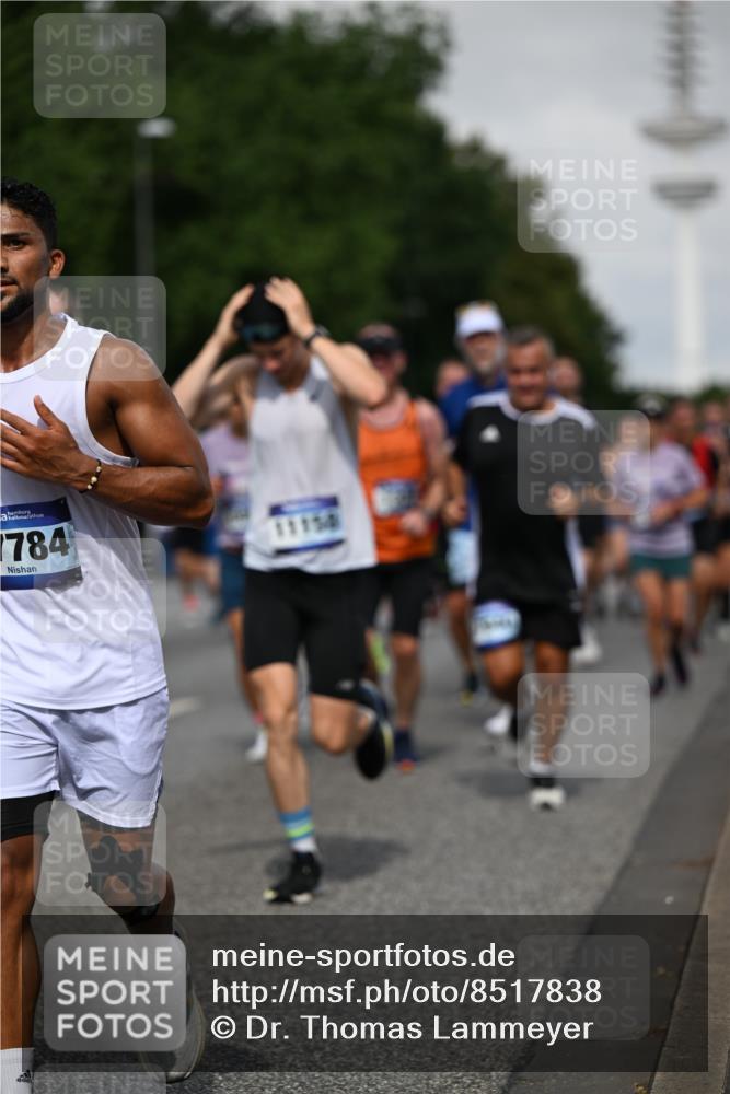 29.06.2025 - hella hamburg halbmarathon Dr. Thomas Lammeyer http://msf.ph/oto/8517838 29.06.2025 10:04:05 Kennedybrücke 1006, 1180, 1239, 1264, 1334, 2099, 2159, 2346, 2348, 2582, 2584, 2677, 3112, 3177, 3861, 3898, 4013, 4231, 4594, 4796, 5341, 5728, 6082, 6084, 6104, 6201, 6202, 6260, 6462, 6581, 6602, 7159, 7786, 7824, 8223, 8394, 8402, 8520, 8531, 8573, 8730, 9611, 10031, 10044, 10268, 10337, 10582, 10788, 11158, 11159, 11366 meine-sportfotos.de