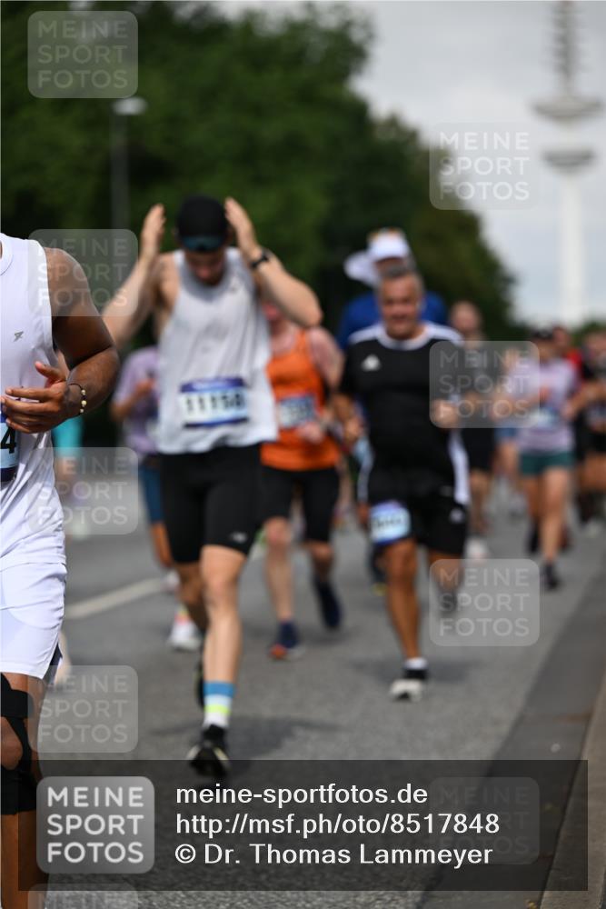 29.06.2025 - hella hamburg halbmarathon Dr. Thomas Lammeyer http://msf.ph/oto/8517848 29.06.2025 10:04:05 Kennedybrücke 1006, 1180, 1239, 1264, 1334, 2099, 2159, 2346, 2348, 2582, 2584, 2677, 3112, 3177, 3861, 3898, 4013, 4231, 4594, 4796, 5341, 5728, 6082, 6084, 6104, 6201, 6202, 6260, 6462, 6581, 6602, 7159, 7786, 7824, 8223, 8394, 8402, 8520, 8531, 8573, 8730, 9611, 10031, 10044, 10268, 10337, 10582, 10788, 11158, 11159, 11366 meine-sportfotos.de