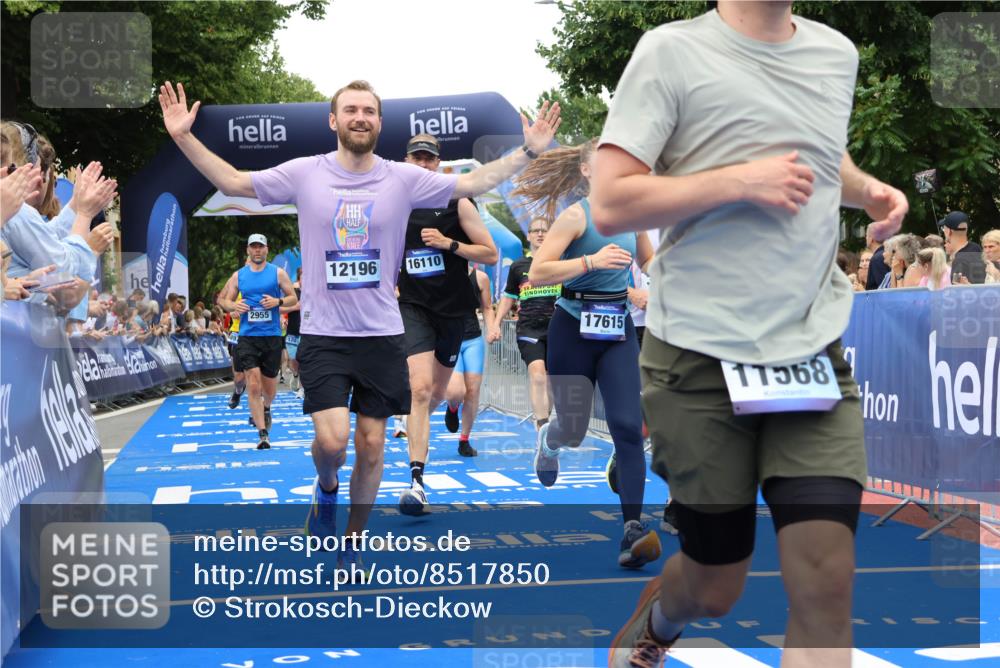 29.06.2025 - hella hamburg halbmarathon Strokosch-Dieckow http://msf.ph/oto/8517850 29.06.2025 10:55:35 Ziel 1120, 1143, 1834, 2955, 2982, 3037, 4897, 5319, 6591, 6924, 8255, 8573, 8618, 10212, 11039, 11554, 11568, 12196, 12483, 12515, 12544, 12584, 13267, 14036, 14592, 14909, 15896, 16110, 16334, 16609, 17615, 18064, 18190 meine-sportfotos.de