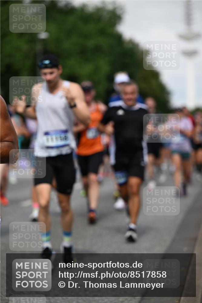 29.06.2025 - hella hamburg halbmarathon Dr. Thomas Lammeyer http://msf.ph/oto/8517858 29.06.2025 10:04:05 Kennedybrücke 1006, 1180, 1239, 1264, 1334, 2099, 2159, 2346, 2348, 2582, 2584, 2677, 3112, 3177, 3861, 3898, 4013, 4231, 4594, 4796, 5341, 5728, 6082, 6084, 6104, 6201, 6202, 6260, 6462, 6581, 6602, 7159, 7786, 7824, 8223, 8394, 8402, 8520, 8531, 8573, 8730, 9611, 10031, 10044, 10268, 10337, 10582, 10788, 11158, 11159, 11366 meine-sportfotos.de