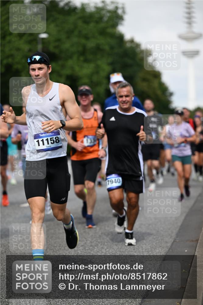 29.06.2025 - hella hamburg halbmarathon Dr. Thomas Lammeyer http://msf.ph/oto/8517862 29.06.2025 10:04:05 Kennedybrücke 1006, 1180, 1239, 1264, 1334, 2099, 2159, 2346, 2348, 2582, 2584, 2677, 3112, 3177, 3861, 3898, 4013, 4231, 4594, 4796, 5341, 5728, 6082, 6084, 6104, 6201, 6202, 6260, 6462, 6581, 6602, 7159, 7786, 7824, 8223, 8394, 8402, 8520, 8531, 8573, 8730, 9611, 10031, 10044, 10268, 10337, 10582, 10788, 11158, 11159, 11366 meine-sportfotos.de
