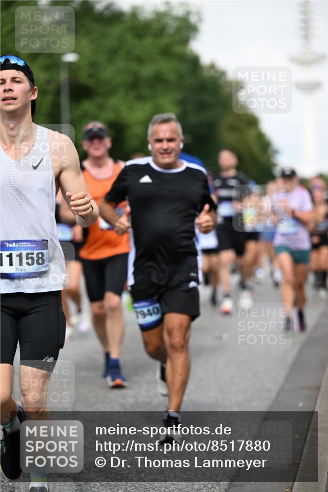 29.06.2025 - hella hamburg halbmarathon Dr. Thomas Lammeyer http://msf.ph/oto/8517880 29.06.2025 10:04:06 Kennedybrücke 1006, 1180, 1239, 1264, 1334, 2099, 2159, 2346, 2348, 2447, 2582, 2584, 2677, 3112, 3177, 3861, 3898, 4013, 4231, 4594, 4796, 5341, 5728, 6082, 6084, 6104, 6201, 6202, 6260, 6462, 6581, 6602, 7159, 7786, 7824, 8223, 8394, 8402, 8520, 8531, 8573, 8730, 9611, 10031, 10044, 10268, 10337, 10582, 10587, 10788, 11158, 11159, 11366 meine-sportfotos.de