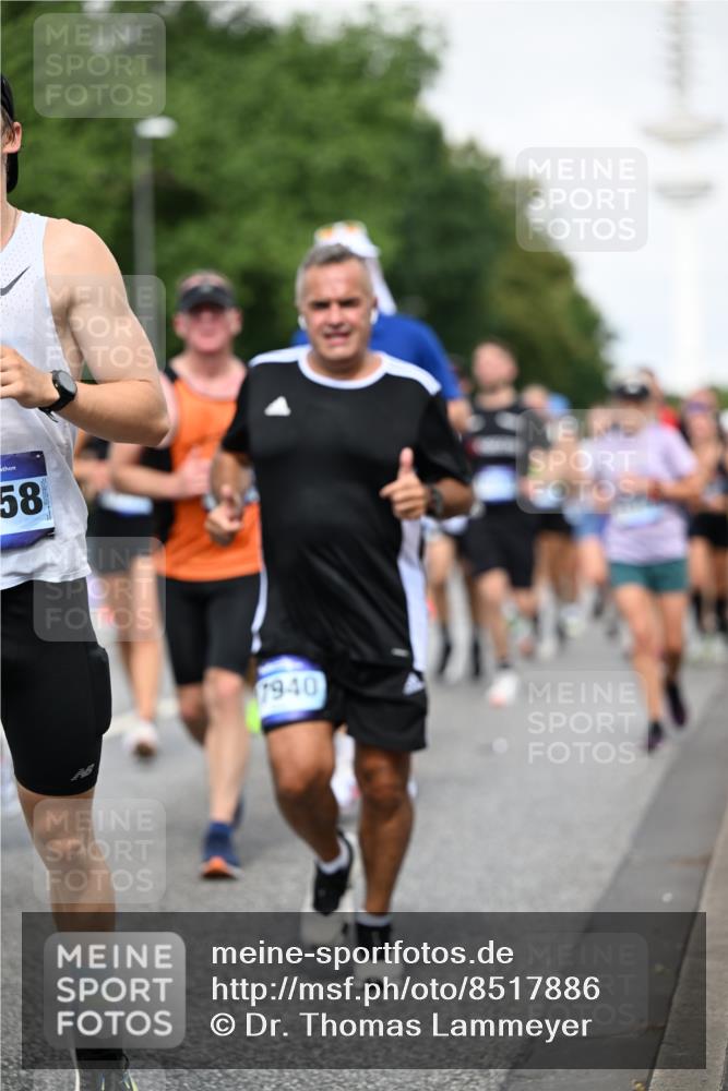 29.06.2025 - hella hamburg halbmarathon Dr. Thomas Lammeyer http://msf.ph/oto/8517886 29.06.2025 10:04:06 Kennedybrücke 1006, 1180, 1239, 1264, 1334, 2099, 2159, 2346, 2348, 2447, 2582, 2584, 2677, 3112, 3177, 3861, 3898, 4013, 4231, 4594, 4796, 5341, 5728, 6082, 6084, 6104, 6201, 6202, 6260, 6462, 6581, 6602, 7159, 7786, 7824, 8223, 8394, 8402, 8520, 8531, 8573, 8730, 9611, 10031, 10044, 10268, 10337, 10582, 10587, 10788, 11158, 11159, 11366 meine-sportfotos.de