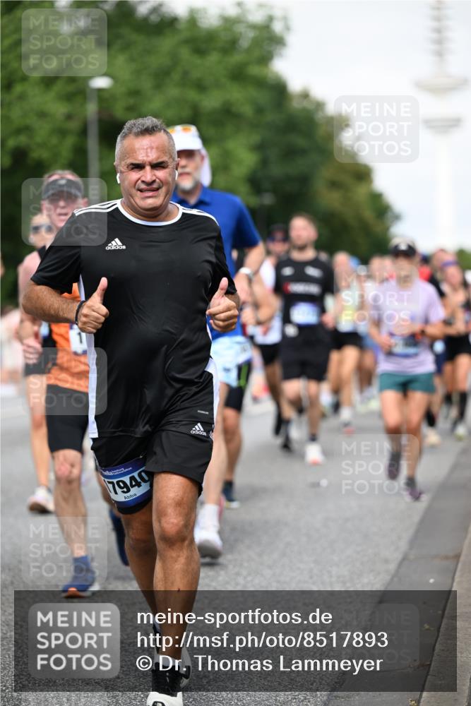 29.06.2025 - hella hamburg halbmarathon Dr. Thomas Lammeyer http://msf.ph/oto/8517893 29.06.2025 10:04:06 Kennedybrücke 1006, 1180, 1239, 1264, 1334, 2099, 2159, 2346, 2348, 2447, 2582, 2584, 2677, 3112, 3177, 3861, 3898, 4013, 4231, 4594, 4796, 5341, 5728, 6082, 6084, 6104, 6201, 6202, 6260, 6462, 6581, 6602, 7159, 7786, 7824, 8223, 8394, 8402, 8520, 8531, 8573, 8730, 9611, 10031, 10044, 10268, 10337, 10582, 10587, 10788, 11158, 11159, 11366 meine-sportfotos.de