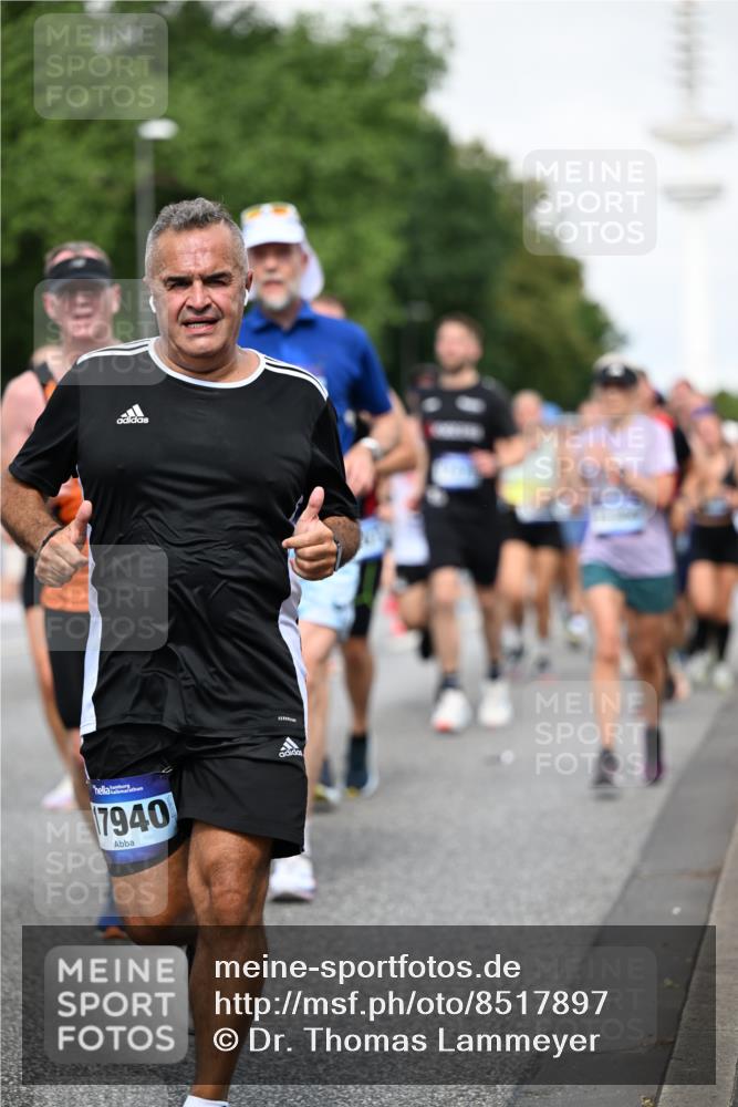 29.06.2025 - hella hamburg halbmarathon Dr. Thomas Lammeyer http://msf.ph/oto/8517897 29.06.2025 10:04:06 Kennedybrücke 1006, 1180, 1239, 1264, 1334, 2099, 2159, 2346, 2348, 2447, 2582, 2584, 2677, 3112, 3177, 3861, 3898, 4013, 4231, 4594, 4796, 5341, 5728, 6082, 6084, 6104, 6201, 6202, 6260, 6462, 6581, 6602, 7159, 7786, 7824, 8223, 8394, 8402, 8520, 8531, 8573, 8730, 9611, 10031, 10044, 10268, 10337, 10582, 10587, 10788, 11158, 11159, 11366 meine-sportfotos.de