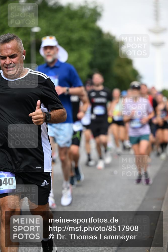 29.06.2025 - hella hamburg halbmarathon Dr. Thomas Lammeyer http://msf.ph/oto/8517908 29.06.2025 10:04:07 Kennedybrücke 1006, 1180, 1239, 1264, 1334, 2099, 2159, 2346, 2348, 2447, 2582, 2584, 2677, 3112, 3177, 3861, 3898, 4013, 4231, 4594, 4796, 5341, 5728, 6082, 6084, 6104, 6201, 6202, 6260, 6462, 6581, 6602, 7159, 7786, 7824, 8394, 8402, 8520, 8531, 8573, 8730, 9611, 10031, 10044, 10268, 10337, 10582, 10587, 10788, 11158, 11159, 11366 meine-sportfotos.de