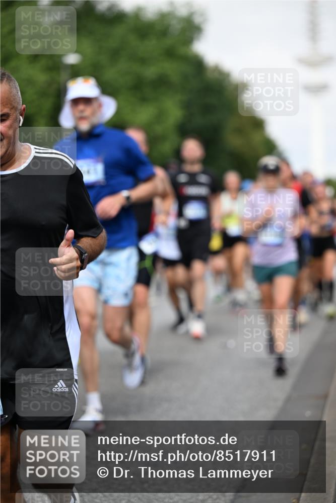 29.06.2025 - hella hamburg halbmarathon Dr. Thomas Lammeyer http://msf.ph/oto/8517911 29.06.2025 10:04:07 Kennedybrücke 1006, 1180, 1239, 1264, 1334, 2099, 2159, 2346, 2348, 2447, 2582, 2584, 2677, 3112, 3177, 3861, 3898, 4013, 4231, 4594, 4796, 5341, 5728, 6082, 6084, 6104, 6201, 6202, 6260, 6462, 6581, 6602, 7159, 7786, 7824, 8394, 8402, 8520, 8531, 8573, 8730, 9611, 10031, 10044, 10268, 10337, 10582, 10587, 10788, 11158, 11159, 11366 meine-sportfotos.de