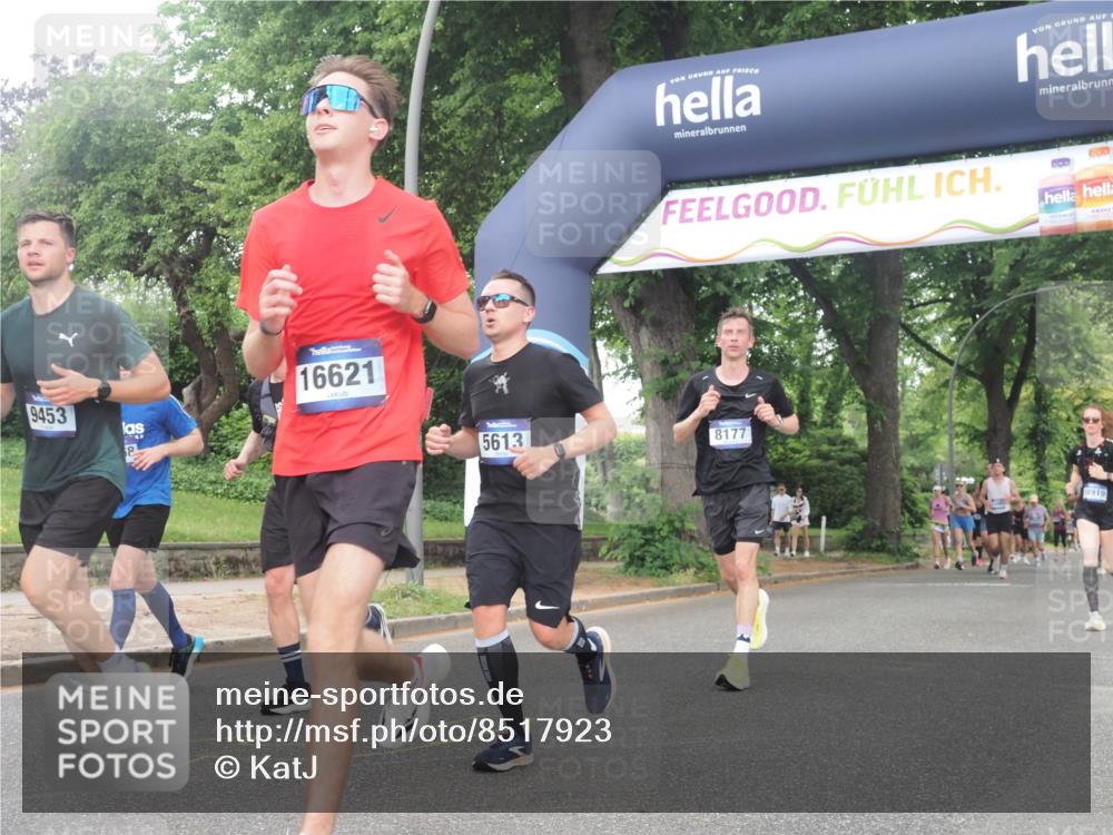 29.06.2025 - hella hamburg halbmarathon KatJ http://msf.ph/oto/8517923 29.06.2025 10:48:19 Zwischen KM18-KM19 2911, 5613, 5870, 7306, 8177 meine-sportfotos.de