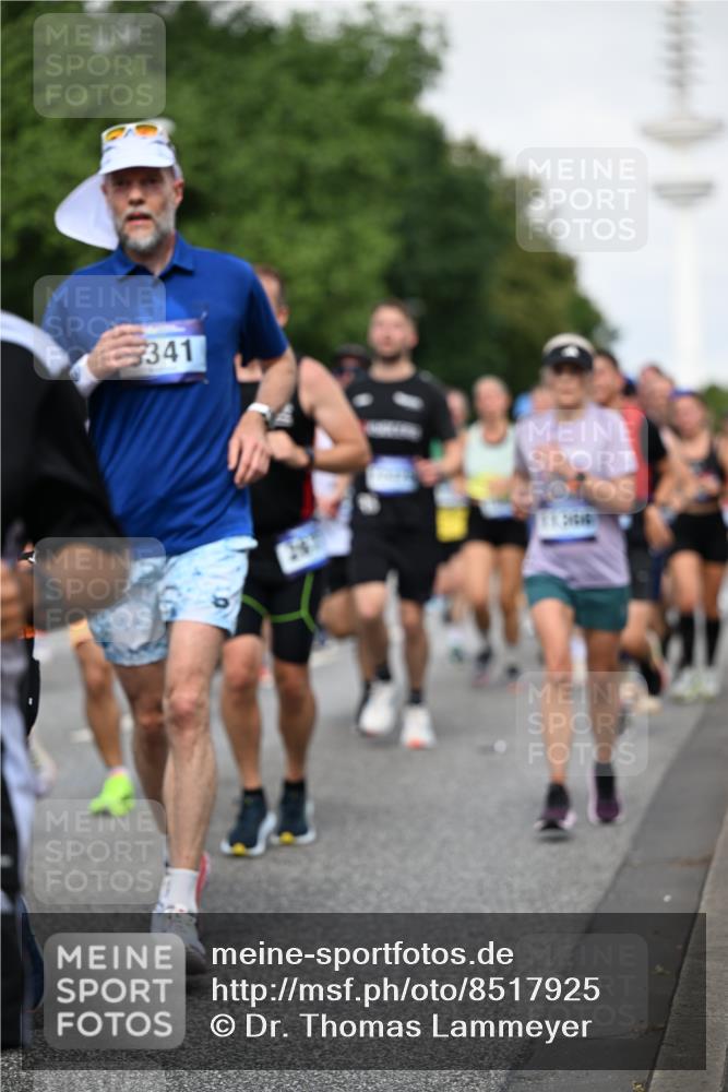 29.06.2025 - hella hamburg halbmarathon Dr. Thomas Lammeyer http://msf.ph/oto/8517925 29.06.2025 10:04:07 Kennedybrücke 1006, 1180, 1239, 1264, 1334, 2099, 2159, 2346, 2348, 2447, 2582, 2584, 2677, 3112, 3177, 3861, 3898, 4013, 4231, 4594, 4796, 5341, 5728, 6082, 6084, 6104, 6201, 6202, 6260, 6462, 6581, 6602, 7159, 7786, 7824, 8394, 8402, 8520, 8531, 8573, 8730, 9611, 10031, 10044, 10268, 10337, 10582, 10587, 10788, 11158, 11159, 11366 meine-sportfotos.de