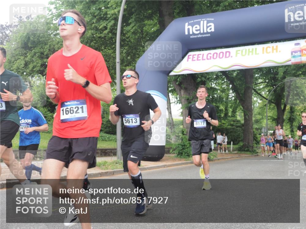 29.06.2025 - hella hamburg halbmarathon KatJ http://msf.ph/oto/8517927 29.06.2025 10:48:19 Zwischen KM18-KM19 2911, 5613, 5870, 7306, 8177 meine-sportfotos.de