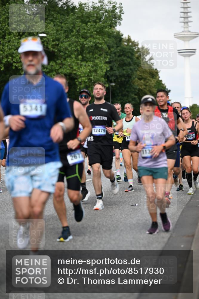 29.06.2025 - hella hamburg halbmarathon Dr. Thomas Lammeyer http://msf.ph/oto/8517930 29.06.2025 10:04:07 Kennedybrücke 1006, 1180, 1239, 1264, 1334, 2099, 2159, 2346, 2348, 2447, 2582, 2584, 2677, 3112, 3177, 3861, 3898, 4013, 4231, 4594, 4796, 5341, 5728, 6082, 6084, 6104, 6201, 6202, 6260, 6462, 6581, 6602, 7159, 7786, 7824, 8394, 8402, 8520, 8531, 8573, 8730, 9611, 10031, 10044, 10268, 10337, 10582, 10587, 10788, 11158, 11159, 11366 meine-sportfotos.de