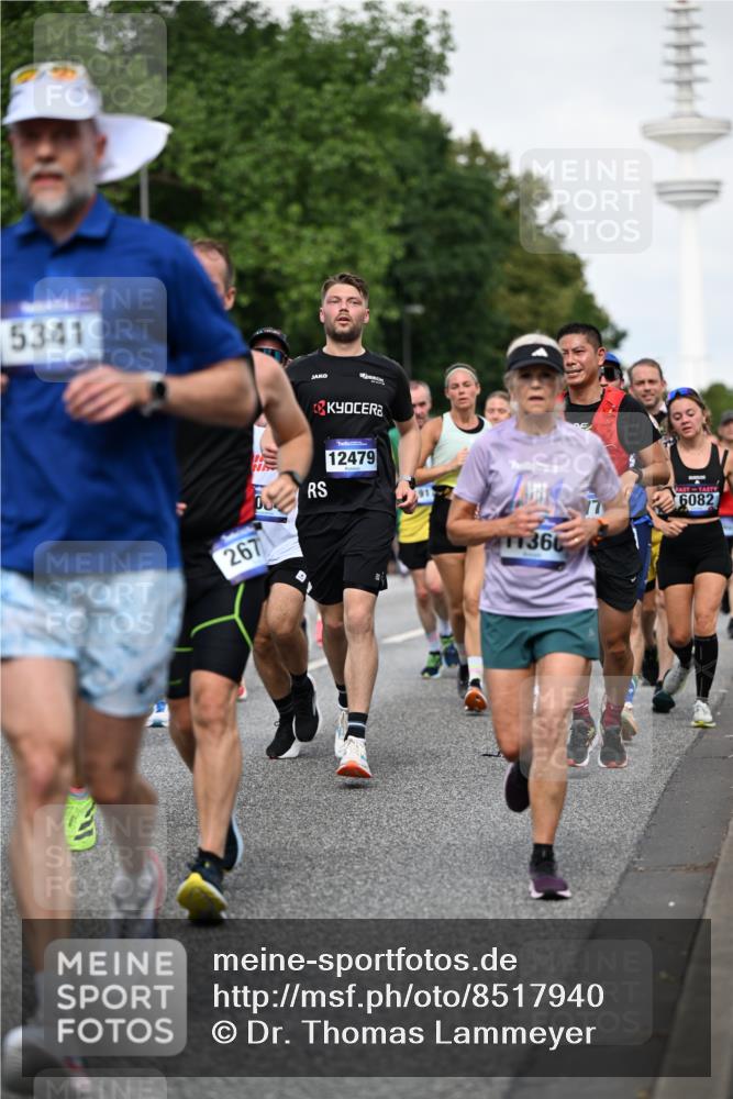 29.06.2025 - hella hamburg halbmarathon Dr. Thomas Lammeyer http://msf.ph/oto/8517940 29.06.2025 10:04:08 Kennedybrücke 1006, 1180, 1239, 1264, 1334, 2099, 2159, 2346, 2348, 2447, 2582, 2584, 2677, 2730, 3042, 3112, 3177, 3794, 3861, 3898, 4013, 4231, 4419, 4594, 4796, 5341, 5643, 5728, 6082, 6084, 6104, 6201, 6202, 6260, 6462, 6581, 6602, 7159, 7717, 7786, 7824, 8394, 8402, 8520, 8531, 8573, 8730, 9611, 10031, 10044, 10268, 10337, 10582, 10587, 10665, 10759, 10788, 11083, 11158, 11159, 11366 meine-sportfotos.de