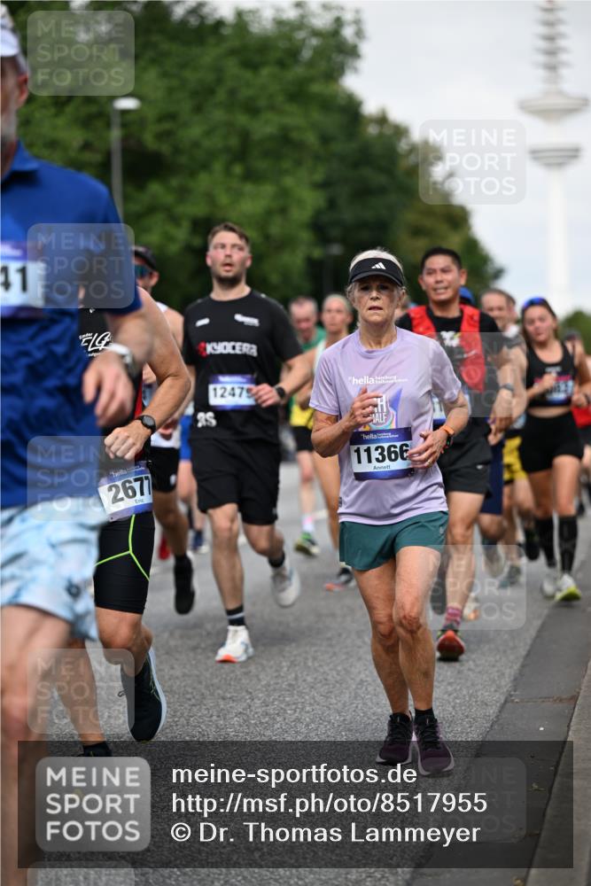 29.06.2025 - hella hamburg halbmarathon Dr. Thomas Lammeyer http://msf.ph/oto/8517955 29.06.2025 10:04:08 Kennedybrücke 1006, 1180, 1239, 1264, 1334, 2099, 2159, 2346, 2348, 2447, 2582, 2584, 2677, 2730, 3042, 3112, 3177, 3794, 3861, 3898, 4013, 4231, 4419, 4594, 4796, 5341, 5643, 5728, 6082, 6084, 6104, 6201, 6202, 6260, 6462, 6581, 6602, 7159, 7717, 7786, 7824, 8394, 8402, 8520, 8531, 8573, 8730, 9611, 10031, 10044, 10268, 10337, 10582, 10587, 10665, 10759, 10788, 11083, 11158, 11159, 11366 meine-sportfotos.de