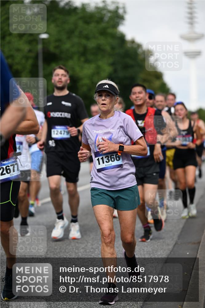 29.06.2025 - hella hamburg halbmarathon Dr. Thomas Lammeyer http://msf.ph/oto/8517978 29.06.2025 10:04:09 Kennedybrücke 1006, 1180, 1239, 1264, 1334, 2099, 2159, 2346, 2348, 2447, 2582, 2584, 2677, 2730, 3042, 3112, 3177, 3794, 3861, 3898, 4013, 4231, 4419, 4594, 4796, 5341, 5643, 5728, 6082, 6084, 6104, 6201, 6202, 6260, 6462, 6581, 6602, 6636, 7159, 7717, 7786, 7824, 8394, 8402, 8520, 8531, 8573, 8730, 9611, 9622, 10031, 10044, 10268, 10337, 10582, 10587, 10665, 10742, 10759, 10788, 11083, 11158, 11159, 11366 meine-sportfotos.de