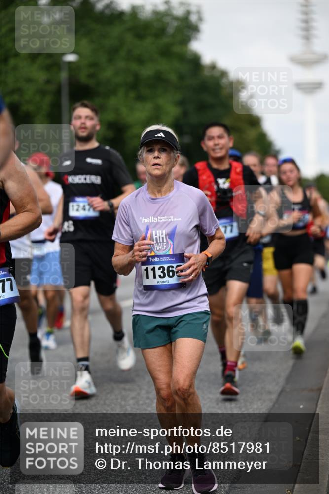 29.06.2025 - hella hamburg halbmarathon Dr. Thomas Lammeyer http://msf.ph/oto/8517981 29.06.2025 10:04:09 Kennedybrücke 1006, 1180, 1239, 1264, 1334, 2099, 2159, 2346, 2348, 2447, 2582, 2584, 2677, 2730, 3042, 3112, 3177, 3794, 3861, 3898, 4013, 4231, 4419, 4594, 4796, 5341, 5643, 5728, 6082, 6084, 6104, 6201, 6202, 6260, 6462, 6581, 6602, 6636, 7159, 7717, 7786, 7824, 8394, 8402, 8520, 8531, 8573, 8730, 9611, 9622, 10031, 10044, 10268, 10337, 10582, 10587, 10665, 10742, 10759, 10788, 11083, 11158, 11159, 11366 meine-sportfotos.de