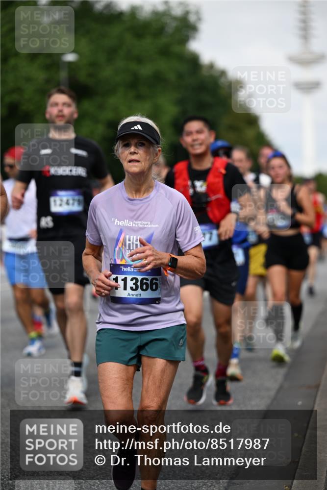 29.06.2025 - hella hamburg halbmarathon Dr. Thomas Lammeyer http://msf.ph/oto/8517987 29.06.2025 10:04:09 Kennedybrücke 1006, 1180, 1239, 1264, 1334, 2099, 2159, 2346, 2348, 2447, 2582, 2584, 2677, 2730, 3042, 3112, 3177, 3794, 3861, 3898, 4013, 4231, 4419, 4594, 4796, 5341, 5643, 5728, 6082, 6084, 6104, 6201, 6202, 6260, 6462, 6581, 6602, 6636, 7159, 7717, 7786, 7824, 8394, 8402, 8520, 8531, 8573, 8730, 9611, 9622, 10031, 10044, 10268, 10337, 10582, 10587, 10665, 10742, 10759, 10788, 11083, 11158, 11159, 11366 meine-sportfotos.de