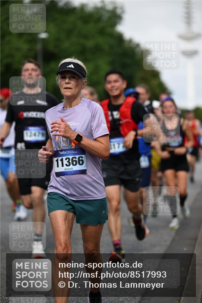 29.06.2025 - hella hamburg halbmarathon Dr. Thomas Lammeyer http://msf.ph/oto/8517993 29.06.2025 10:04:09 Kennedybrücke 1006, 1180, 1239, 1264, 1334, 2099, 2159, 2346, 2348, 2447, 2582, 2584, 2677, 2730, 3042, 3112, 3177, 3794, 3861, 3898, 4013, 4231, 4419, 4594, 4796, 5341, 5643, 5728, 6082, 6084, 6104, 6201, 6202, 6260, 6462, 6581, 6602, 6636, 7159, 7717, 7786, 7824, 8394, 8402, 8520, 8531, 8573, 8730, 9611, 9622, 10031, 10044, 10268, 10337, 10582, 10587, 10665, 10742, 10759, 10788, 11083, 11158, 11159, 11366 meine-sportfotos.de