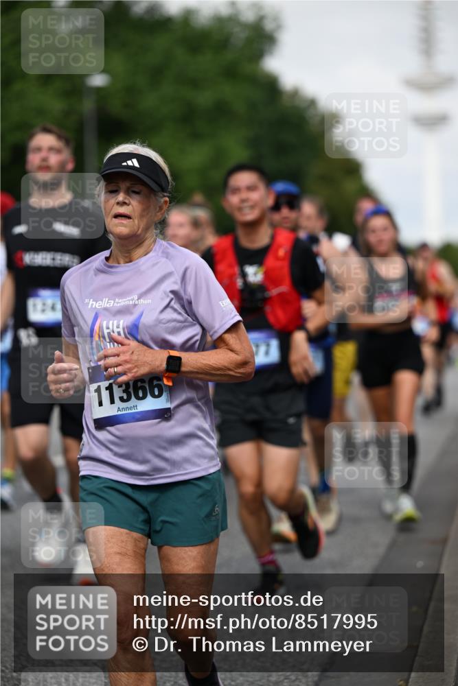 29.06.2025 - hella hamburg halbmarathon Dr. Thomas Lammeyer http://msf.ph/oto/8517995 29.06.2025 10:04:09 Kennedybrücke 1006, 1180, 1239, 1264, 1334, 2099, 2159, 2346, 2348, 2447, 2582, 2584, 2677, 2730, 3042, 3112, 3177, 3794, 3861, 3898, 4013, 4231, 4419, 4594, 4796, 5341, 5643, 5728, 6082, 6084, 6104, 6201, 6202, 6260, 6462, 6581, 6602, 6636, 7159, 7717, 7786, 7824, 8394, 8402, 8520, 8531, 8573, 8730, 9611, 9622, 10031, 10044, 10268, 10337, 10582, 10587, 10665, 10742, 10759, 10788, 11083, 11158, 11159, 11366 meine-sportfotos.de