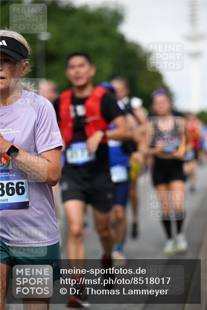 29.06.2025 - hella hamburg halbmarathon Dr. Thomas Lammeyer http://msf.ph/oto/8518017 29.06.2025 10:04:10 Kennedybrücke 1006, 1180, 1239, 1264, 1334, 2027, 2099, 2159, 2346, 2348, 2447, 2582, 2584, 2677, 2730, 3042, 3112, 3177, 3794, 3861, 3898, 4013, 4419, 4594, 4796, 5341, 5643, 5728, 6082, 6084, 6104, 6201, 6202, 6260, 6462, 6581, 6602, 6636, 7159, 7717, 7786, 7824, 8394, 8402, 8520, 8531, 8573, 8669, 8730, 9611, 9622, 10031, 10044, 10268, 10337, 10534, 10582, 10587, 10665, 10742, 10759, 10788, 11083, 11158, 11159, 11366 meine-sportfotos.de