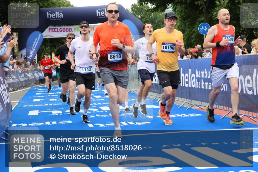 29.06.2025 - hella hamburg halbmarathon Strokosch-Dieckow http://msf.ph/oto/8518026 29.06.2025 10:55:41 Ziel 1120, 1143, 1834, 2955, 2982, 3037, 4897, 5021, 6569, 6924, 7221, 8255, 8618, 10212, 11039, 11568, 12196, 12483, 12515, 12858, 13474, 14365, 14909, 15896, 16110, 16401, 16434, 16786, 17615, 18064, 18125, 18190, 19047 meine-sportfotos.de