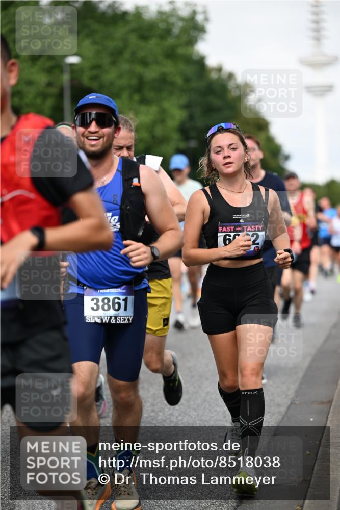 29.06.2025 - hella hamburg halbmarathon Dr. Thomas Lammeyer http://msf.ph/oto/8518038 29.06.2025 10:04:11 Kennedybrücke 1006, 1180, 1239, 1264, 1334, 2027, 2099, 2159, 2346, 2348, 2447, 2582, 2584, 2652, 2677, 2730, 3042, 3112, 3177, 3794, 3861, 3898, 4013, 4419, 4594, 4796, 4940, 5341, 5643, 5728, 6082, 6084, 6104, 6201, 6202, 6260, 6443, 6462, 6602, 6636, 7159, 7717, 7824, 8394, 8402, 8520, 8531, 8669, 8730, 9485, 9611, 9622, 10031, 10044, 10268, 10337, 10534, 10582, 10587, 10665, 10742, 10759, 10766, 10788, 11083, 11158, 11159, 11366 meine-sportfotos.de