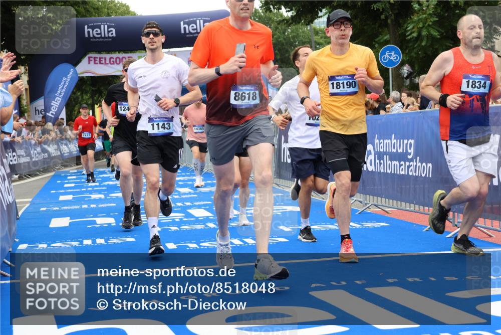 29.06.2025 - hella hamburg halbmarathon Strokosch-Dieckow http://msf.ph/oto/8518048 29.06.2025 10:55:41 Ziel 1120, 1143, 1834, 2955, 2982, 3037, 4897, 5021, 6569, 6924, 7221, 8255, 8618, 10212, 11039, 11568, 12196, 12483, 12515, 12858, 13474, 14365, 14909, 15896, 16110, 16401, 16434, 16786, 17615, 18064, 18125, 18190, 19047 meine-sportfotos.de