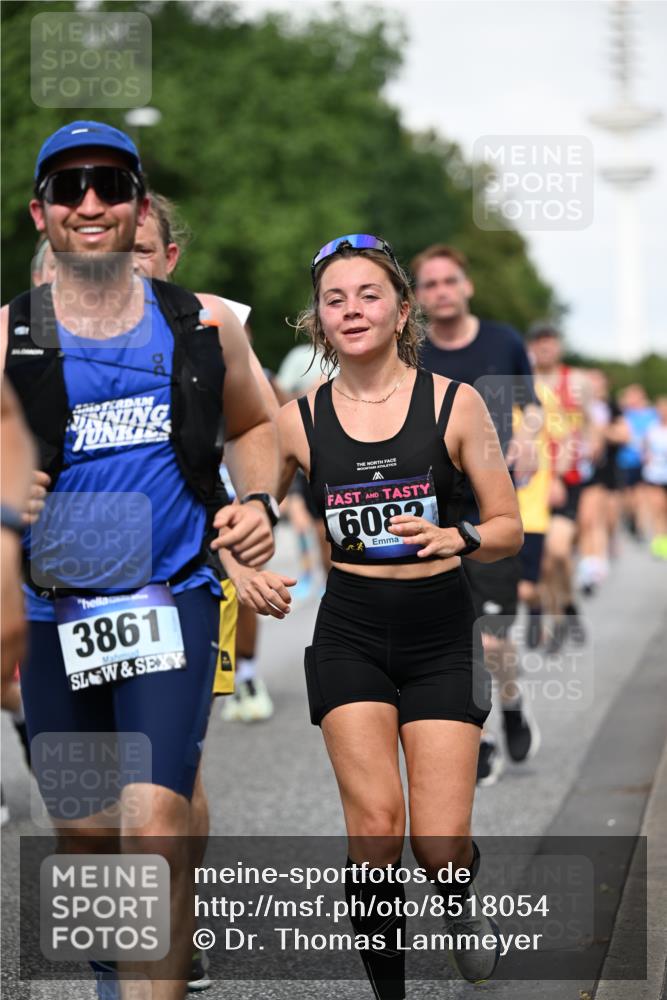 29.06.2025 - hella hamburg halbmarathon Dr. Thomas Lammeyer http://msf.ph/oto/8518054 29.06.2025 10:04:11 Kennedybrücke 1006, 1180, 1239, 1264, 1334, 2027, 2099, 2159, 2346, 2348, 2447, 2582, 2584, 2652, 2677, 2730, 3042, 3112, 3177, 3794, 3861, 3898, 4013, 4419, 4594, 4796, 4940, 5341, 5643, 5728, 6082, 6084, 6104, 6201, 6202, 6260, 6443, 6462, 6602, 6636, 7159, 7717, 7824, 8394, 8402, 8520, 8531, 8669, 8730, 9485, 9611, 9622, 10031, 10044, 10268, 10337, 10534, 10582, 10587, 10665, 10742, 10759, 10766, 10788, 11083, 11158, 11159, 11366 meine-sportfotos.de