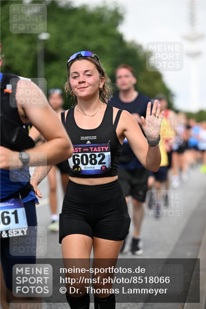 29.06.2025 - hella hamburg halbmarathon Dr. Thomas Lammeyer http://msf.ph/oto/8518066 29.06.2025 10:04:11 Kennedybrücke 1006, 1180, 1239, 1264, 1334, 2027, 2099, 2159, 2346, 2348, 2447, 2582, 2584, 2652, 2677, 2730, 3042, 3112, 3177, 3794, 3861, 3898, 4013, 4419, 4594, 4796, 4940, 5341, 5643, 5728, 6082, 6084, 6104, 6201, 6202, 6260, 6443, 6462, 6602, 6636, 7159, 7717, 7824, 8394, 8402, 8520, 8531, 8669, 8730, 9485, 9611, 9622, 10031, 10044, 10268, 10337, 10534, 10582, 10587, 10665, 10742, 10759, 10766, 10788, 11083, 11158, 11159, 11366 meine-sportfotos.de