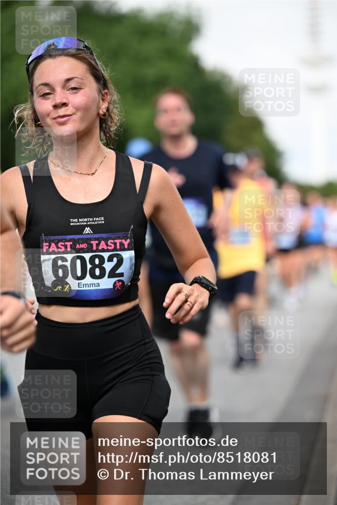 29.06.2025 - hella hamburg halbmarathon Dr. Thomas Lammeyer http://msf.ph/oto/8518081 29.06.2025 10:04:12 Kennedybrücke 1006, 1180, 1239, 1264, 1334, 2027, 2099, 2159, 2346, 2348, 2447, 2474, 2582, 2584, 2606, 2652, 2677, 2730, 3042, 3112, 3177, 3794, 3861, 3898, 4013, 4419, 4594, 4796, 4940, 5341, 5643, 5728, 6082, 6084, 6104, 6201, 6202, 6260, 6443, 6462, 6602, 6636, 7159, 7717, 7824, 8402, 8520, 8531, 8669, 8730, 9485, 9611, 9622, 10044, 10268, 10337, 10534, 10582, 10587, 10665, 10742, 10759, 10766, 10788, 11083, 11158, 11159, 11366 meine-sportfotos.de