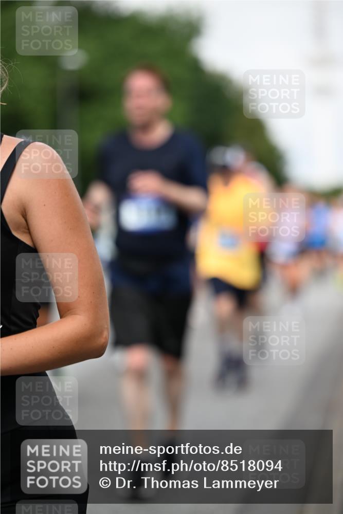 29.06.2025 - hella hamburg halbmarathon Dr. Thomas Lammeyer http://msf.ph/oto/8518094 29.06.2025 10:04:12 Kennedybrücke 1006, 1180, 1239, 1264, 1334, 2027, 2099, 2159, 2346, 2348, 2447, 2474, 2582, 2584, 2606, 2652, 2677, 2730, 3042, 3112, 3177, 3794, 3861, 3898, 4013, 4419, 4594, 4796, 4940, 5341, 5643, 5728, 6082, 6084, 6104, 6201, 6202, 6260, 6443, 6462, 6602, 6636, 7159, 7717, 7824, 8402, 8520, 8531, 8669, 8730, 9485, 9611, 9622, 10044, 10268, 10337, 10534, 10582, 10587, 10665, 10742, 10759, 10766, 10788, 11083, 11158, 11159, 11366 meine-sportfotos.de