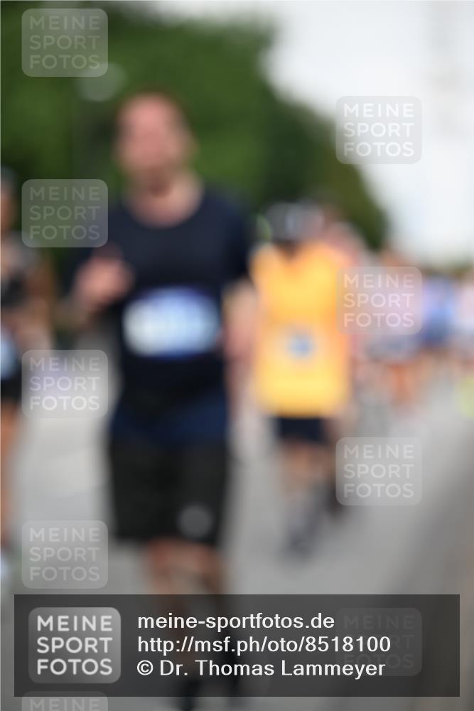 29.06.2025 - hella hamburg halbmarathon Dr. Thomas Lammeyer http://msf.ph/oto/8518100 29.06.2025 10:04:13 Kennedybrücke 1006, 1180, 1239, 1264, 1334, 2027, 2159, 2346, 2348, 2447, 2474, 2582, 2584, 2606, 2652, 2677, 2730, 3042, 3112, 3177, 3794, 3861, 3898, 4013, 4419, 4594, 4767, 4796, 4940, 5341, 5643, 5728, 6082, 6084, 6104, 6201, 6202, 6260, 6443, 6462, 6470, 6602, 6636, 7159, 7717, 7824, 8520, 8531, 8669, 8730, 9485, 9611, 9622, 10044, 10268, 10337, 10534, 10582, 10587, 10665, 10742, 10759, 10766, 10788, 11083, 11158, 11159, 11366 meine-sportfotos.de