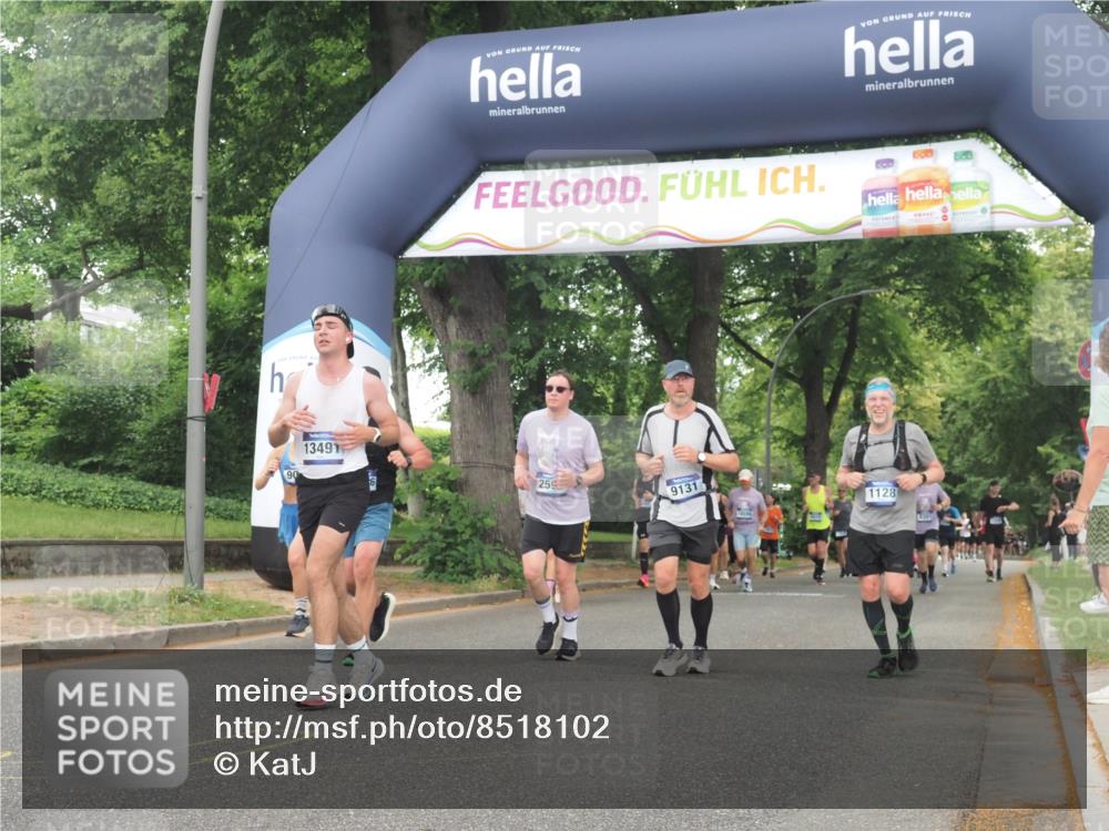29.06.2025 - hella hamburg halbmarathon KatJ http://msf.ph/oto/8518102 29.06.2025 10:48:25 Zwischen KM18-KM19 1128, 2591 meine-sportfotos.de