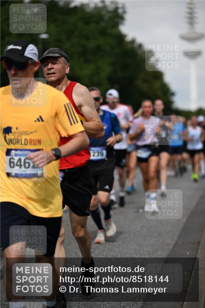 29.06.2025 - hella hamburg halbmarathon Dr. Thomas Lammeyer http://msf.ph/oto/8518144 29.06.2025 10:04:14 Kennedybrücke 1006, 1180, 1239, 1264, 1334, 2027, 2159, 2346, 2348, 2447, 2474, 2582, 2584, 2606, 2652, 2677, 2730, 2982, 3042, 3112, 3177, 3319, 3794, 3861, 3898, 4013, 4419, 4594, 4767, 4796, 4940, 5341, 5643, 5728, 6082, 6084, 6104, 6201, 6202, 6260, 6443, 6462, 6470, 6602, 6636, 7159, 7717, 7824, 8520, 8531, 8669, 8730, 9485, 9611, 9622, 10044, 10268, 10337, 10534, 10582, 10587, 10665, 10742, 10759, 10766, 10788, 11083, 11158, 11159, 11366 meine-sportfotos.de