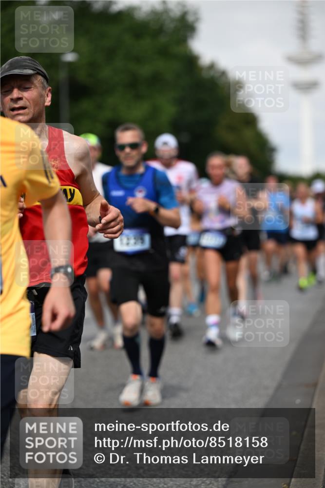 29.06.2025 - hella hamburg halbmarathon Dr. Thomas Lammeyer http://msf.ph/oto/8518158 29.06.2025 10:04:15 Kennedybrücke 1180, 1239, 1264, 1334, 2027, 2159, 2346, 2348, 2447, 2474, 2582, 2584, 2606, 2652, 2677, 2730, 2982, 3042, 3112, 3177, 3319, 3794, 3861, 3898, 4013, 4419, 4579, 4594, 4767, 4796, 4940, 5341, 5643, 5728, 6082, 6084, 6104, 6174, 6201, 6202, 6260, 6443, 6462, 6470, 6602, 6636, 7159, 7717, 7824, 8520, 8531, 8669, 8730, 9485, 9611, 9622, 10044, 10268, 10337, 10534, 10582, 10587, 10665, 10742, 10759, 10766, 10788, 11083, 11158, 11159, 11366 meine-sportfotos.de