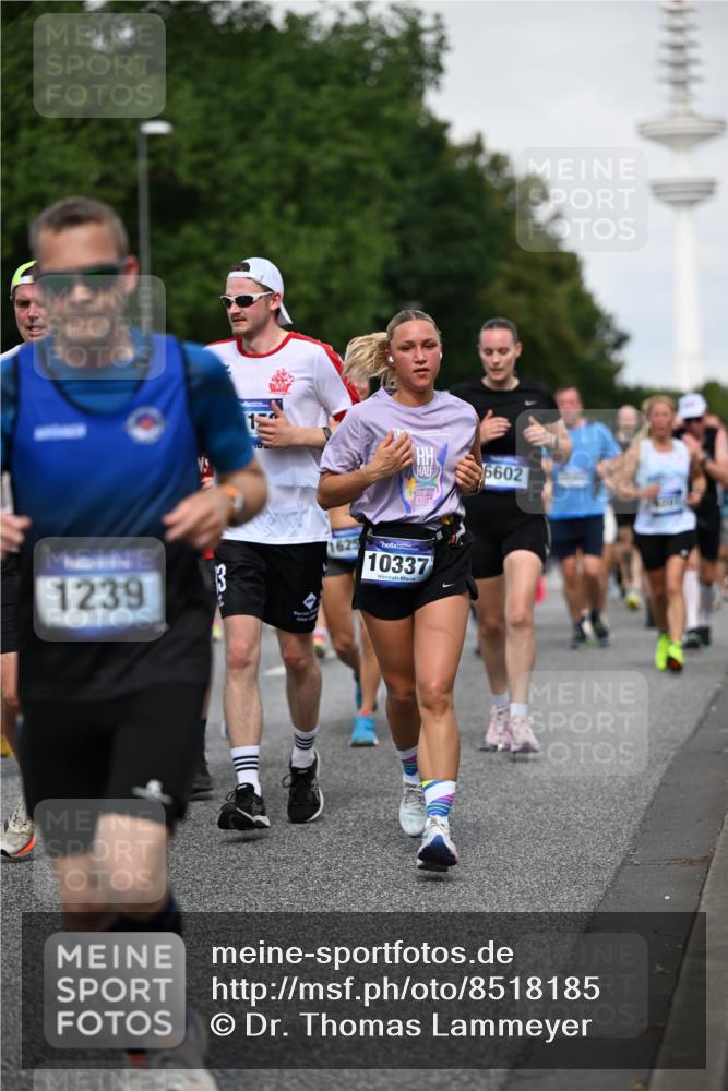 29.06.2025 - hella hamburg halbmarathon Dr. Thomas Lammeyer http://msf.ph/oto/8518185 29.06.2025 10:04:16 Kennedybrücke 1019, 1180, 1239, 1264, 1334, 1583, 2027, 2159, 2346, 2348, 2426, 2447, 2474, 2582, 2584, 2606, 2652, 2677, 2730, 2982, 3042, 3112, 3177, 3319, 3794, 3861, 3898, 4013, 4419, 4579, 4594, 4767, 4796, 4940, 5341, 5643, 5728, 6082, 6084, 6104, 6174, 6201, 6260, 6443, 6462, 6470, 6602, 6636, 7159, 7717, 7824, 8520, 8531, 8669, 8730, 9450, 9485, 9611, 9622, 10044, 10268, 10337, 10534, 10582, 10587, 10599, 10665, 10742, 10759, 10766, 10788, 11083, 11158, 11159, 11366 meine-sportfotos.de