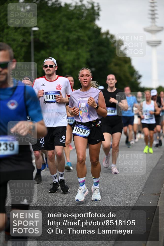 29.06.2025 - hella hamburg halbmarathon Dr. Thomas Lammeyer http://msf.ph/oto/8518195 29.06.2025 10:04:16 Kennedybrücke 1019, 1180, 1239, 1264, 1334, 1583, 2027, 2159, 2346, 2348, 2426, 2447, 2474, 2582, 2584, 2606, 2652, 2677, 2730, 2982, 3042, 3112, 3177, 3319, 3794, 3861, 3898, 4013, 4419, 4579, 4594, 4767, 4796, 4940, 5341, 5643, 5728, 6082, 6084, 6104, 6174, 6201, 6260, 6443, 6462, 6470, 6602, 6636, 7159, 7717, 7824, 8520, 8531, 8669, 8730, 9450, 9485, 9611, 9622, 10044, 10268, 10337, 10534, 10582, 10587, 10599, 10665, 10742, 10759, 10766, 10788, 11083, 11158, 11159, 11366 meine-sportfotos.de