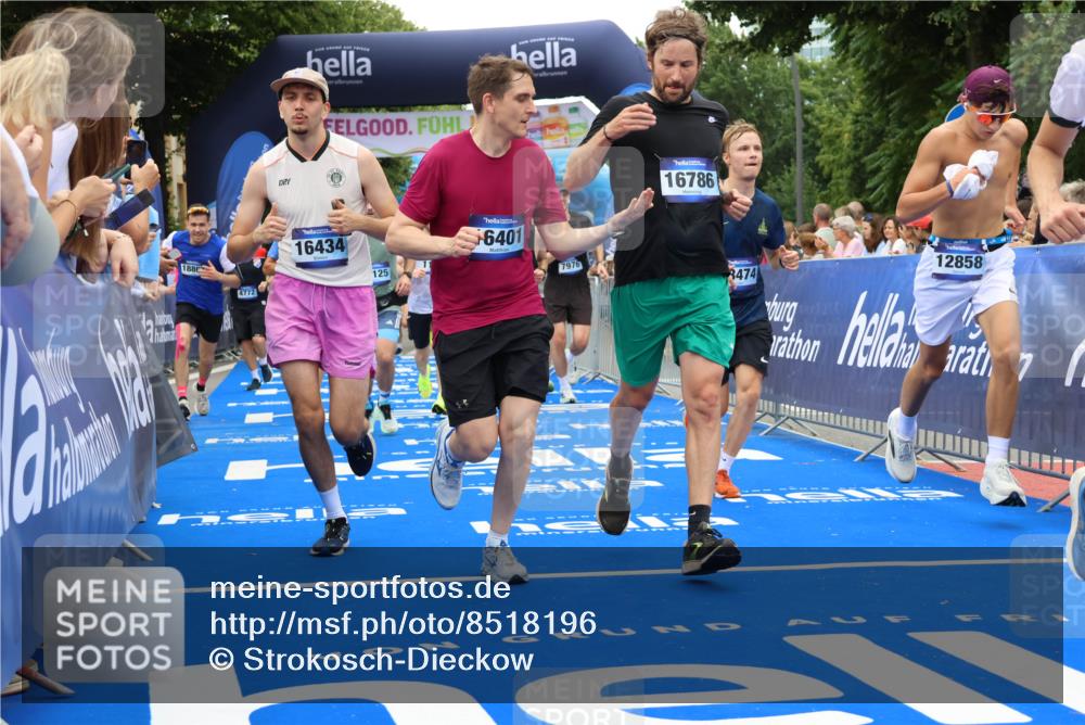 29.06.2025 - hella hamburg halbmarathon Strokosch-Dieckow http://msf.ph/oto/8518196 29.06.2025 10:55:47 Ziel 1143, 1179, 1834, 2612, 3256, 3668, 4772, 5021, 6569, 6924, 7221, 7976, 8255, 8618, 8968, 9246, 10212, 12483, 12858, 13474, 14365, 14909, 16401, 16434, 16786, 18125, 18190, 18867, 19047 meine-sportfotos.de