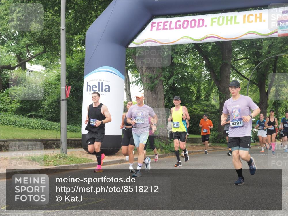 29.06.2025 - hella hamburg halbmarathon KatJ http://msf.ph/oto/8518212 29.06.2025 10:48:29 Zwischen KM18-KM19 1128, 2591, 6391, 6415, 8068 meine-sportfotos.de