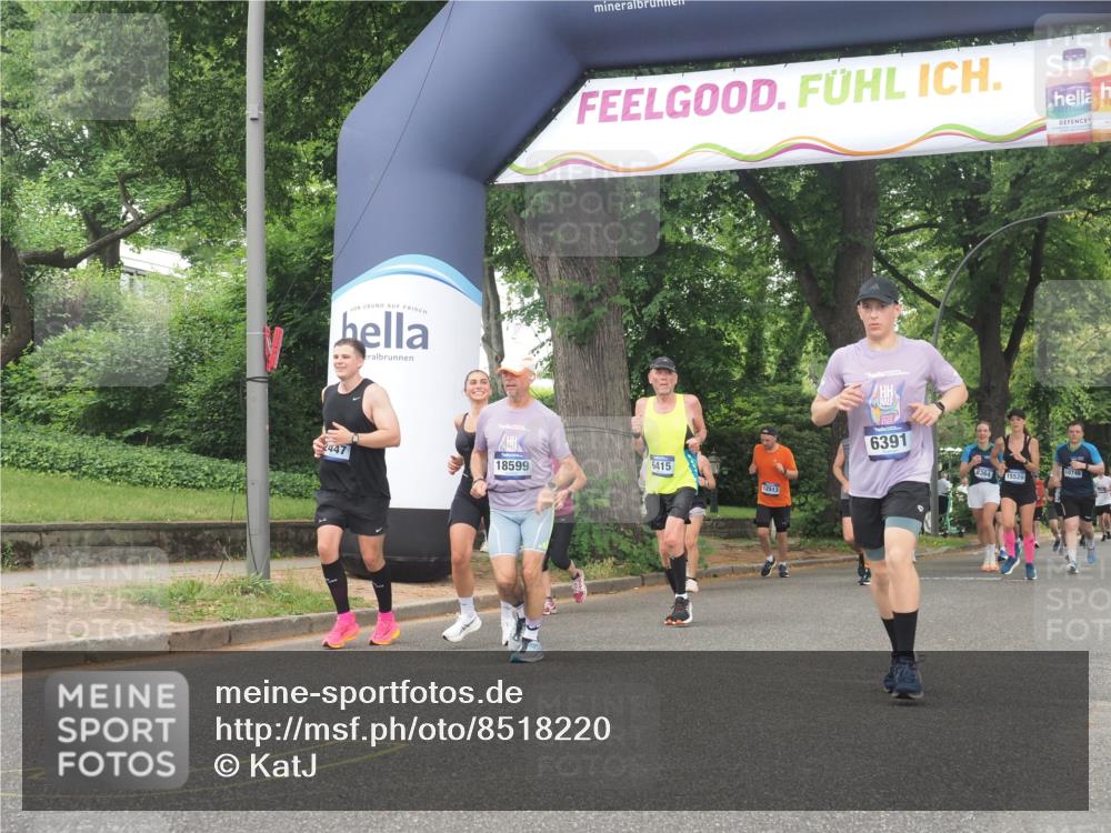 29.06.2025 - hella hamburg halbmarathon KatJ http://msf.ph/oto/8518220 29.06.2025 10:48:29 Zwischen KM18-KM19 1128, 2591, 6391, 6415, 8068 meine-sportfotos.de