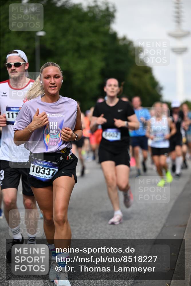 29.06.2025 - hella hamburg halbmarathon Dr. Thomas Lammeyer http://msf.ph/oto/8518227 29.06.2025 10:04:17 Kennedybrücke 1019, 1180, 1239, 1264, 1334, 1583, 2027, 2159, 2346, 2348, 2426, 2447, 2474, 2582, 2584, 2606, 2652, 2677, 2730, 2982, 3042, 3112, 3177, 3319, 3794, 3861, 3898, 4013, 4419, 4579, 4594, 4767, 4796, 4940, 5341, 5643, 5728, 6082, 6084, 6104, 6174, 6201, 6220, 6260, 6443, 6462, 6470, 6602, 6636, 7159, 7717, 7824, 8531, 8669, 8730, 9450, 9485, 9611, 9622, 10044, 10268, 10337, 10534, 10582, 10587, 10599, 10665, 10742, 10759, 10766, 10788, 11083, 11158, 11159, 11366 meine-sportfotos.de