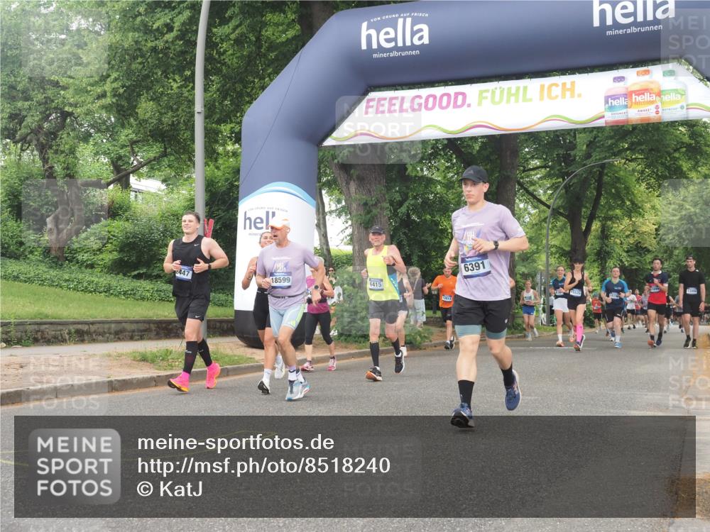 29.06.2025 - hella hamburg halbmarathon KatJ http://msf.ph/oto/8518240 29.06.2025 10:48:29 Zwischen KM18-KM19 1128, 2591, 6391, 6415, 8068 meine-sportfotos.de
