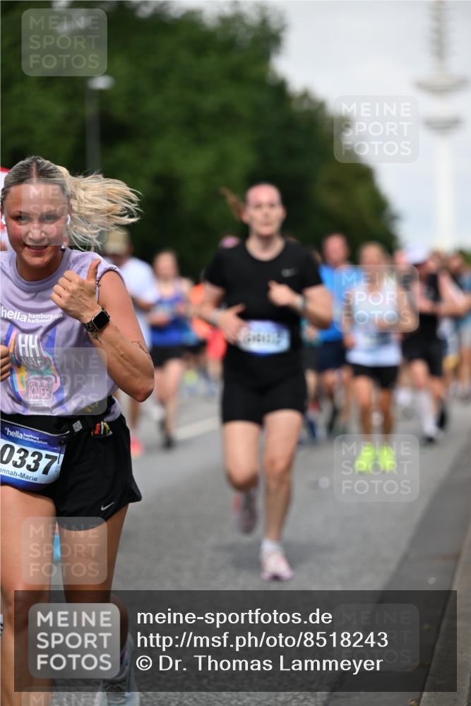 29.06.2025 - hella hamburg halbmarathon Dr. Thomas Lammeyer http://msf.ph/oto/8518243 29.06.2025 10:04:18 Kennedybrücke 1019, 1180, 1239, 1264, 1334, 1583, 2027, 2086, 2159, 2346, 2348, 2426, 2447, 2474, 2582, 2584, 2606, 2652, 2677, 2730, 2982, 3042, 3059, 3112, 3177, 3319, 3794, 3861, 3898, 4013, 4419, 4579, 4594, 4767, 4796, 4940, 5341, 5643, 5728, 6082, 6084, 6104, 6174, 6201, 6220, 6260, 6443, 6462, 6470, 6602, 6636, 7159, 7717, 7824, 8531, 8669, 8730, 9450, 9485, 9611, 9622, 10044, 10268, 10337, 10534, 10582, 10587, 10599, 10665, 10742, 10759, 10766, 10788, 11083, 11159, 11366 meine-sportfotos.de
