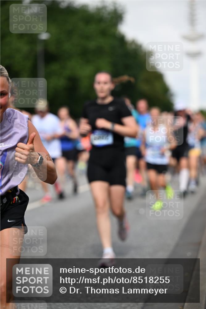 29.06.2025 - hella hamburg halbmarathon Dr. Thomas Lammeyer http://msf.ph/oto/8518255 29.06.2025 10:04:18 Kennedybrücke 1019, 1180, 1239, 1264, 1334, 1583, 2027, 2086, 2159, 2346, 2348, 2426, 2447, 2474, 2582, 2584, 2606, 2652, 2677, 2730, 2982, 3042, 3059, 3112, 3177, 3319, 3794, 3861, 3898, 4013, 4419, 4579, 4594, 4767, 4796, 4940, 5341, 5643, 5728, 6082, 6084, 6104, 6174, 6201, 6220, 6260, 6443, 6462, 6470, 6602, 6636, 7159, 7717, 7824, 8531, 8669, 8730, 9450, 9485, 9611, 9622, 10044, 10268, 10337, 10534, 10582, 10587, 10599, 10665, 10742, 10759, 10766, 10788, 11083, 11159, 11366 meine-sportfotos.de