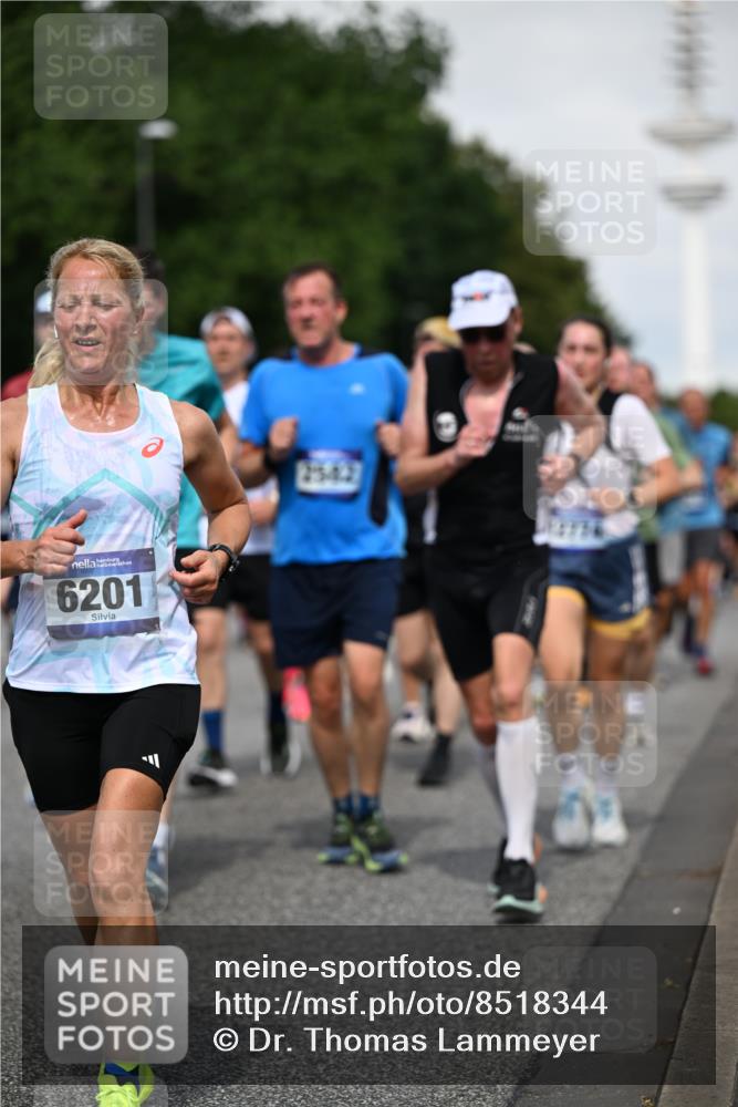 29.06.2025 - hella hamburg halbmarathon Dr. Thomas Lammeyer http://msf.ph/oto/8518344 29.06.2025 10:04:21 Kennedybrücke 1019, 1180, 1239, 1264, 1583, 2027, 2086, 2159, 2346, 2426, 2447, 2474, 2582, 2584, 2606, 2652, 2730, 2982, 3042, 3059, 3112, 3319, 3400, 3794, 3861, 3898, 4013, 4419, 4579, 4594, 4767, 4796, 4940, 5643, 5728, 6082, 6084, 6104, 6174, 6201, 6220, 6260, 6443, 6462, 6470, 6602, 6636, 7159, 7717, 7824, 8531, 8669, 8730, 9450, 9485, 9611, 9622, 10044, 10268, 10337, 10534, 10582, 10587, 10599, 10665, 10742, 10759, 10766, 11083, 11159, 11366 meine-sportfotos.de