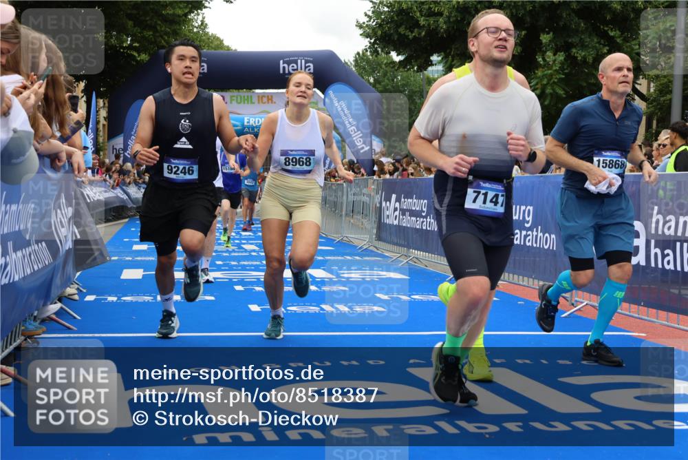 29.06.2025 - hella hamburg halbmarathon Strokosch-Dieckow http://msf.ph/oto/8518387 29.06.2025 10:55:57 Ziel 1180, 2612, 3042, 3058, 3256, 3668, 4772, 7147, 7594, 7976, 8968, 9246, 10084, 14867, 15184, 15868, 15884, 16176, 18212, 18867 meine-sportfotos.de