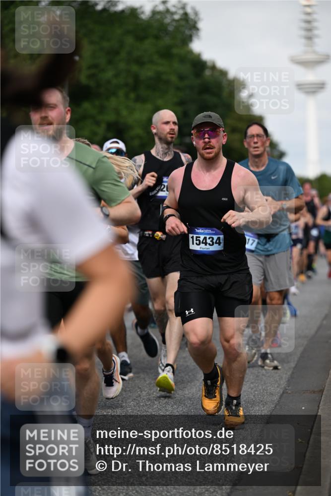 29.06.2025 - hella hamburg halbmarathon Dr. Thomas Lammeyer http://msf.ph/oto/8518425 29.06.2025 10:04:24 Kennedybrücke 1019, 1239, 1264, 1544, 1583, 1681, 2027, 2086, 2159, 2346, 2426, 2447, 2474, 2582, 2584, 2606, 2652, 2730, 2982, 3042, 3059, 3112, 3319, 3400, 3794, 4013, 4419, 4579, 4594, 4767, 4796, 4940, 5643, 5728, 6104, 6138, 6174, 6201, 6220, 6260, 6443, 6462, 6470, 6602, 6636, 7159, 7717, 7824, 8531, 8669, 8730, 9450, 9485, 9577, 9611, 9622, 10044, 10268, 10337, 10534, 10582, 10587, 10599, 10665, 10742, 10759, 10766, 11083, 11159 meine-sportfotos.de