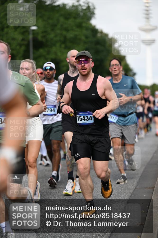 29.06.2025 - hella hamburg halbmarathon Dr. Thomas Lammeyer http://msf.ph/oto/8518437 29.06.2025 10:04:24 Kennedybrücke 1019, 1239, 1264, 1544, 1583, 1681, 2027, 2086, 2159, 2346, 2426, 2447, 2474, 2582, 2584, 2606, 2652, 2730, 2982, 3042, 3059, 3112, 3319, 3400, 3794, 4013, 4419, 4579, 4594, 4767, 4796, 4940, 5643, 5728, 6104, 6138, 6174, 6201, 6220, 6260, 6443, 6462, 6470, 6602, 6636, 7159, 7717, 7824, 8531, 8669, 8730, 9450, 9485, 9577, 9611, 9622, 10044, 10268, 10337, 10534, 10582, 10587, 10599, 10665, 10742, 10759, 10766, 11083, 11159 meine-sportfotos.de
