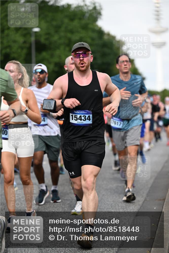 29.06.2025 - hella hamburg halbmarathon Dr. Thomas Lammeyer http://msf.ph/oto/8518448 29.06.2025 10:04:24 Kennedybrücke 1019, 1239, 1264, 1544, 1583, 1681, 2027, 2086, 2159, 2346, 2426, 2447, 2474, 2582, 2584, 2606, 2652, 2730, 2982, 3042, 3059, 3112, 3319, 3400, 3794, 4013, 4419, 4579, 4594, 4767, 4796, 4940, 5643, 5728, 6104, 6138, 6174, 6201, 6220, 6260, 6443, 6462, 6470, 6602, 6636, 7159, 7717, 7824, 8531, 8669, 8730, 9450, 9485, 9577, 9611, 9622, 10044, 10268, 10337, 10534, 10582, 10587, 10599, 10665, 10742, 10759, 10766, 11083, 11159 meine-sportfotos.de