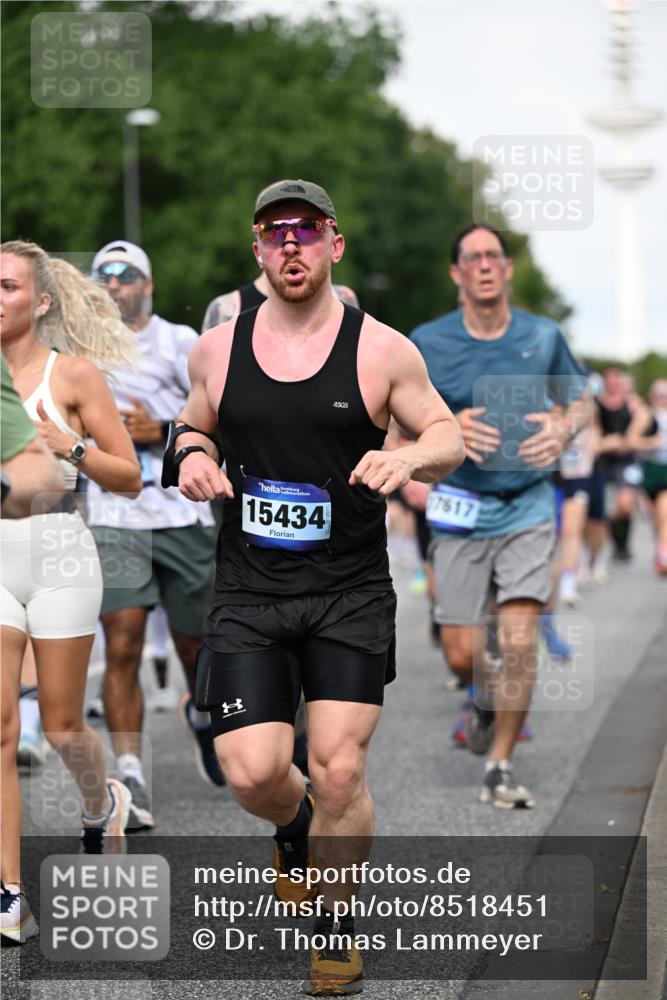 29.06.2025 - hella hamburg halbmarathon Dr. Thomas Lammeyer http://msf.ph/oto/8518451 29.06.2025 10:04:25 Kennedybrücke 1019, 1239, 1264, 1544, 1583, 1681, 2027, 2086, 2159, 2346, 2426, 2447, 2474, 2582, 2584, 2606, 2652, 2730, 2982, 3042, 3059, 3319, 3400, 3794, 4013, 4419, 4579, 4594, 4767, 4940, 5418, 5643, 5728, 6104, 6138, 6174, 6201, 6220, 6443, 6462, 6470, 6602, 6636, 7159, 7717, 7824, 8531, 8669, 8730, 9450, 9485, 9577, 9622, 10268, 10337, 10534, 10582, 10587, 10599, 10665, 10742, 10759, 10766, 10797, 11083, 11159 meine-sportfotos.de