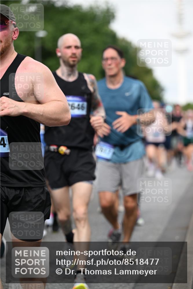 29.06.2025 - hella hamburg halbmarathon Dr. Thomas Lammeyer http://msf.ph/oto/8518477 29.06.2025 10:04:25 Kennedybrücke 1019, 1239, 1264, 1544, 1583, 1681, 2027, 2086, 2159, 2346, 2426, 2447, 2474, 2582, 2584, 2606, 2652, 2730, 2982, 3042, 3059, 3319, 3400, 3794, 4013, 4419, 4579, 4594, 4767, 4940, 5418, 5643, 5728, 6104, 6138, 6174, 6201, 6220, 6443, 6462, 6470, 6602, 6636, 7159, 7717, 7824, 8531, 8669, 8730, 9450, 9485, 9577, 9622, 10268, 10337, 10534, 10582, 10587, 10599, 10665, 10742, 10759, 10766, 10797, 11083, 11159 meine-sportfotos.de